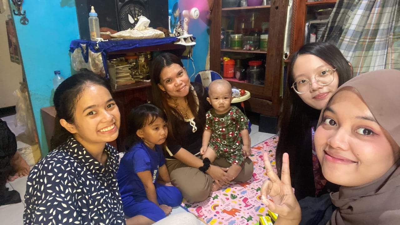 Pertemuan keempat: bermain bersama adek Faiz dan Aisyah